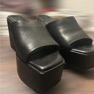 Gianni Bini Size 8 Loma Square Toe Black Platform Slide Sandals